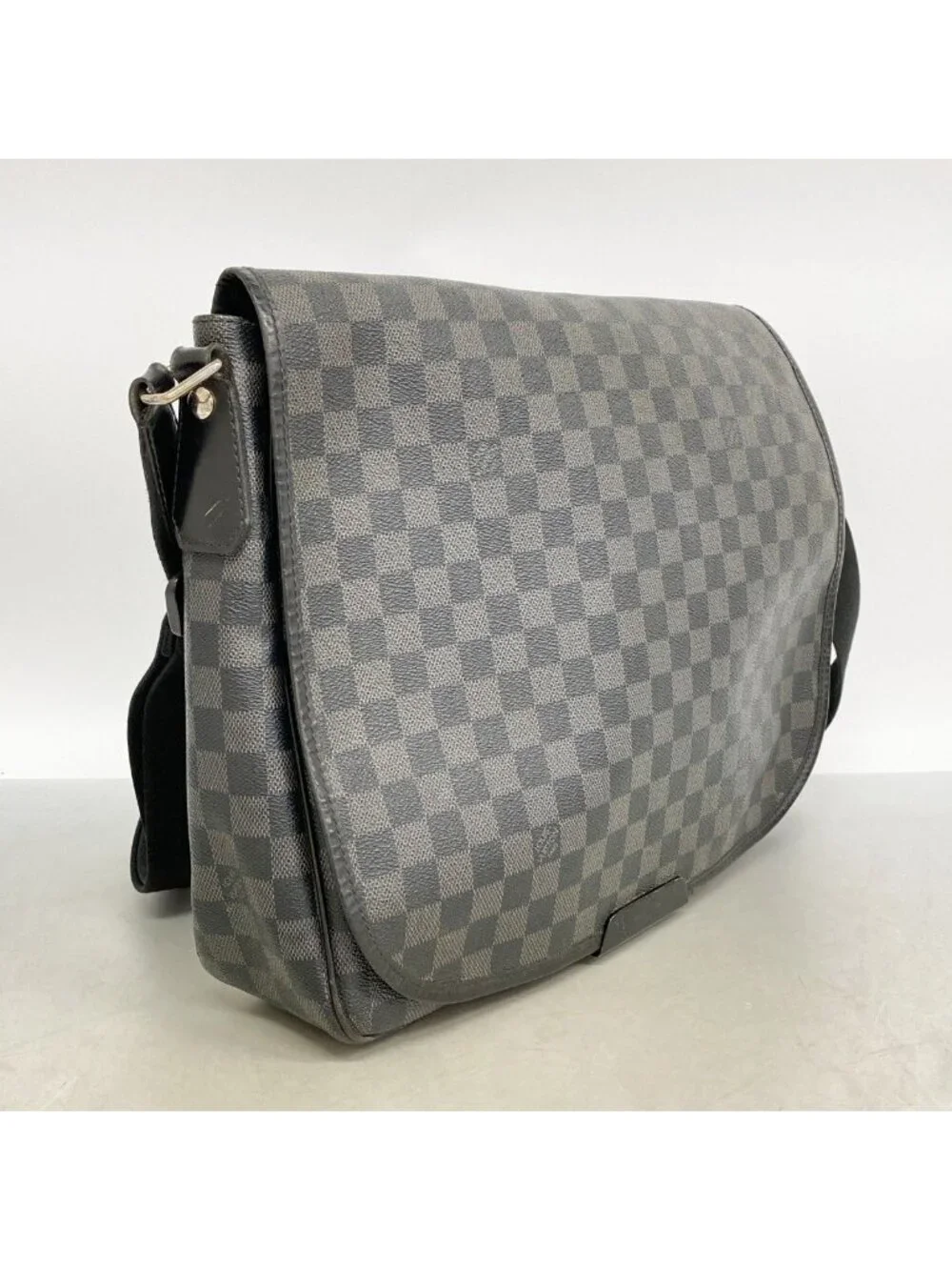 Louis Vuitton Shoulder Bag Damier Graphite Daniel MM Black Gray